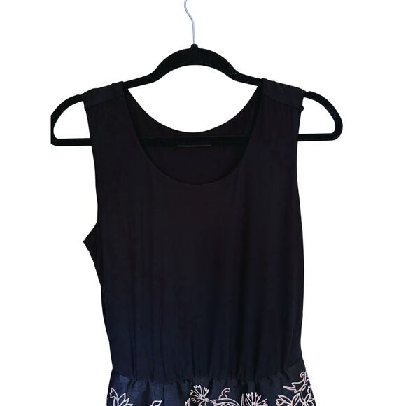 1970s Embroidered Waist Tie Sleeved Dress Size 10 Black Gold Event Cocktail - Picture 8 of 12